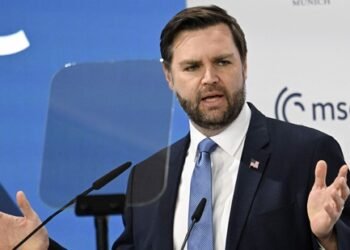 Vance Defends Trump Amid Dispute with Frustrated Zelenskyy